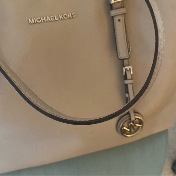 Michael Kors Jet Set Travel MD TZ Multi-Function Tote - Picture 12 of 14